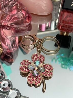 ✨Bling Gold Tone Pink Crystal Four-Leaf Clover Keychain Bag Charm✨NEW